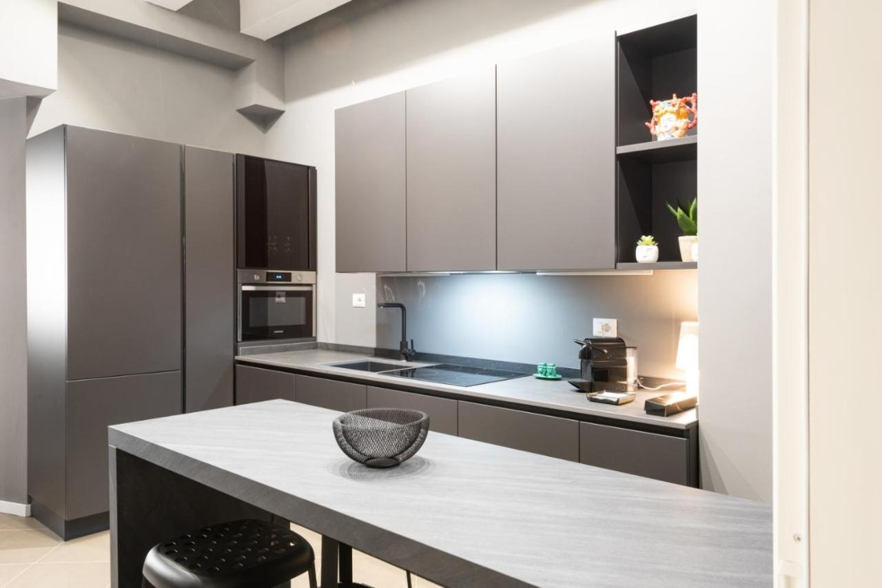Carlo Suite Apartments Con Vasca Idromassaggio Палермо Екстериор снимка