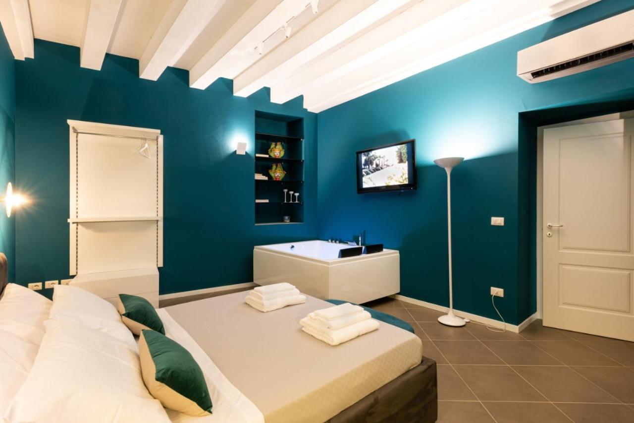 Carlo Suite Apartments Con Vasca Idromassaggio Палермо Екстериор снимка