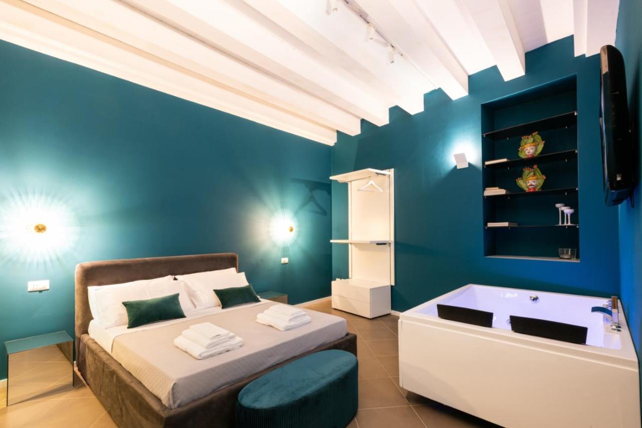 Carlo Suite Apartments Con Vasca Idromassaggio Палермо Екстериор снимка